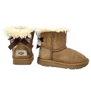 UGG Toddler Mini Bailey Bow II Chestnut Suede Boots Size 8T 1017397T